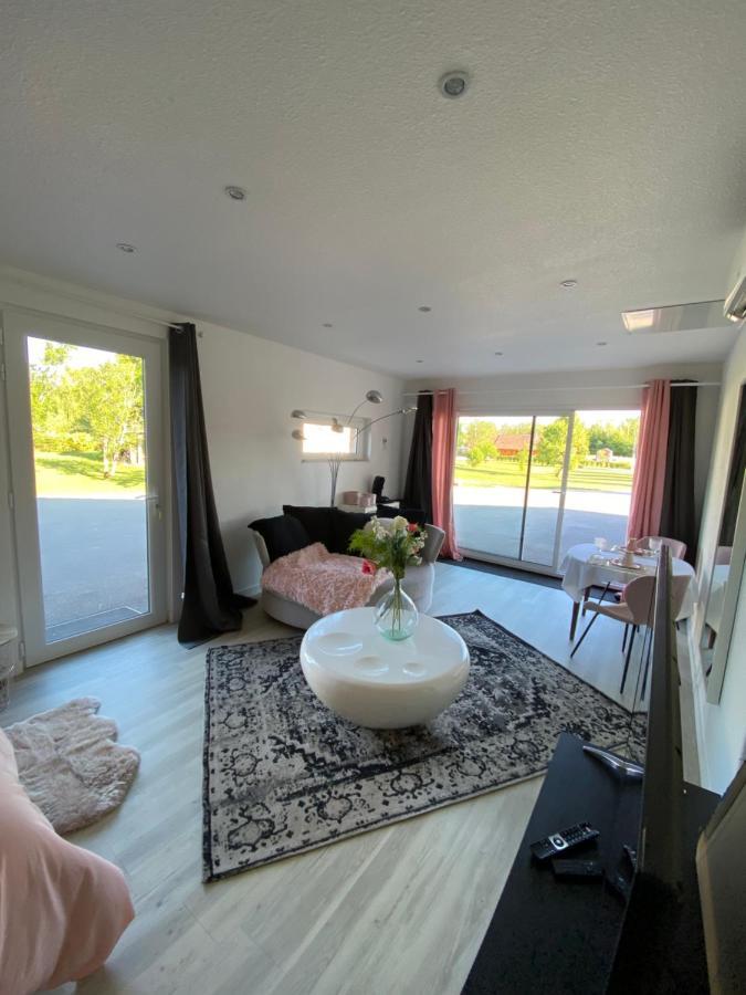 Agreable Chambre D'Hote Calme Avec Piscine Souvans Экстерьер фото