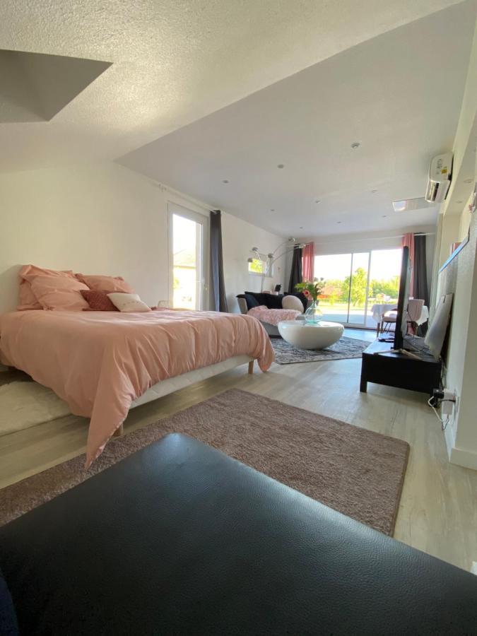 Agreable Chambre D'Hote Calme Avec Piscine Souvans Экстерьер фото